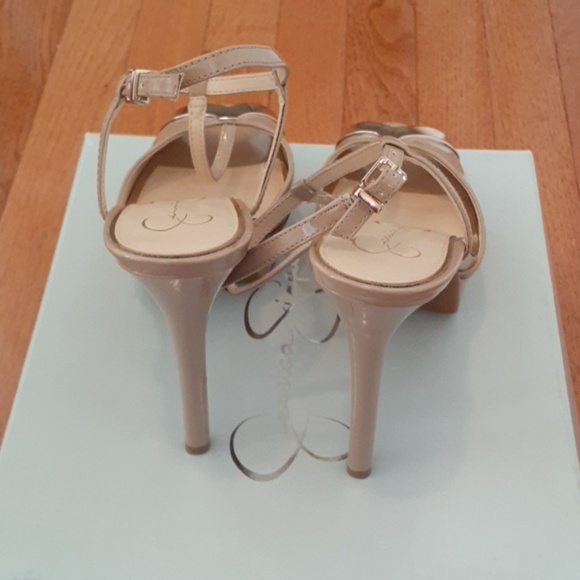 Nude Patent T-strap - Picture 3 of 5